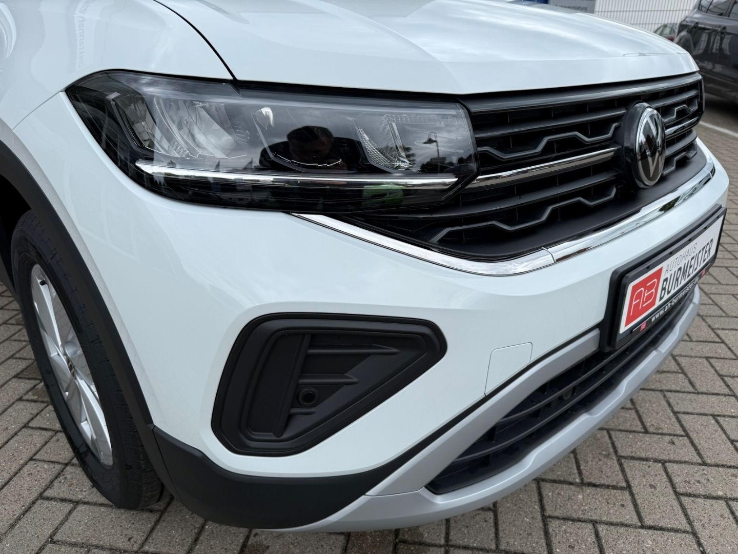 Fahrzeugabbildung Volkswagen T-Cross 1.0 TSI 70 kW Life LED ACC Apple CarPlay