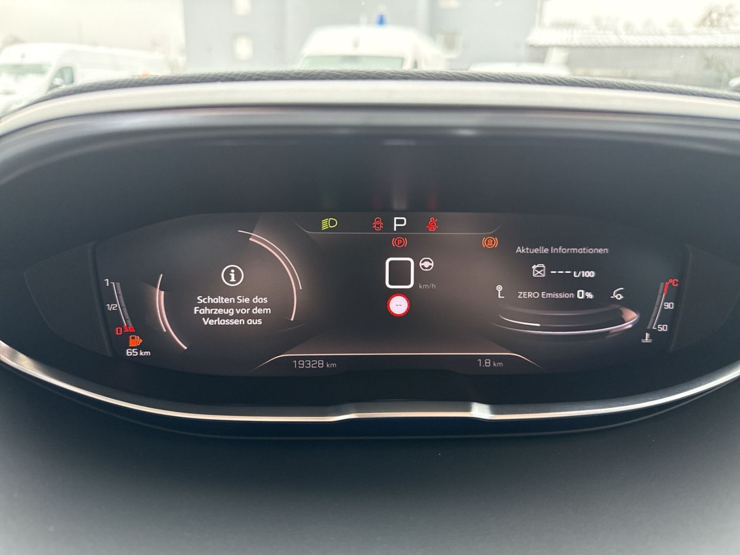 Fahrzeugabbildung Peugeot 3008 Hybrid 136 GT Navi Digitales Cockpit LED AC