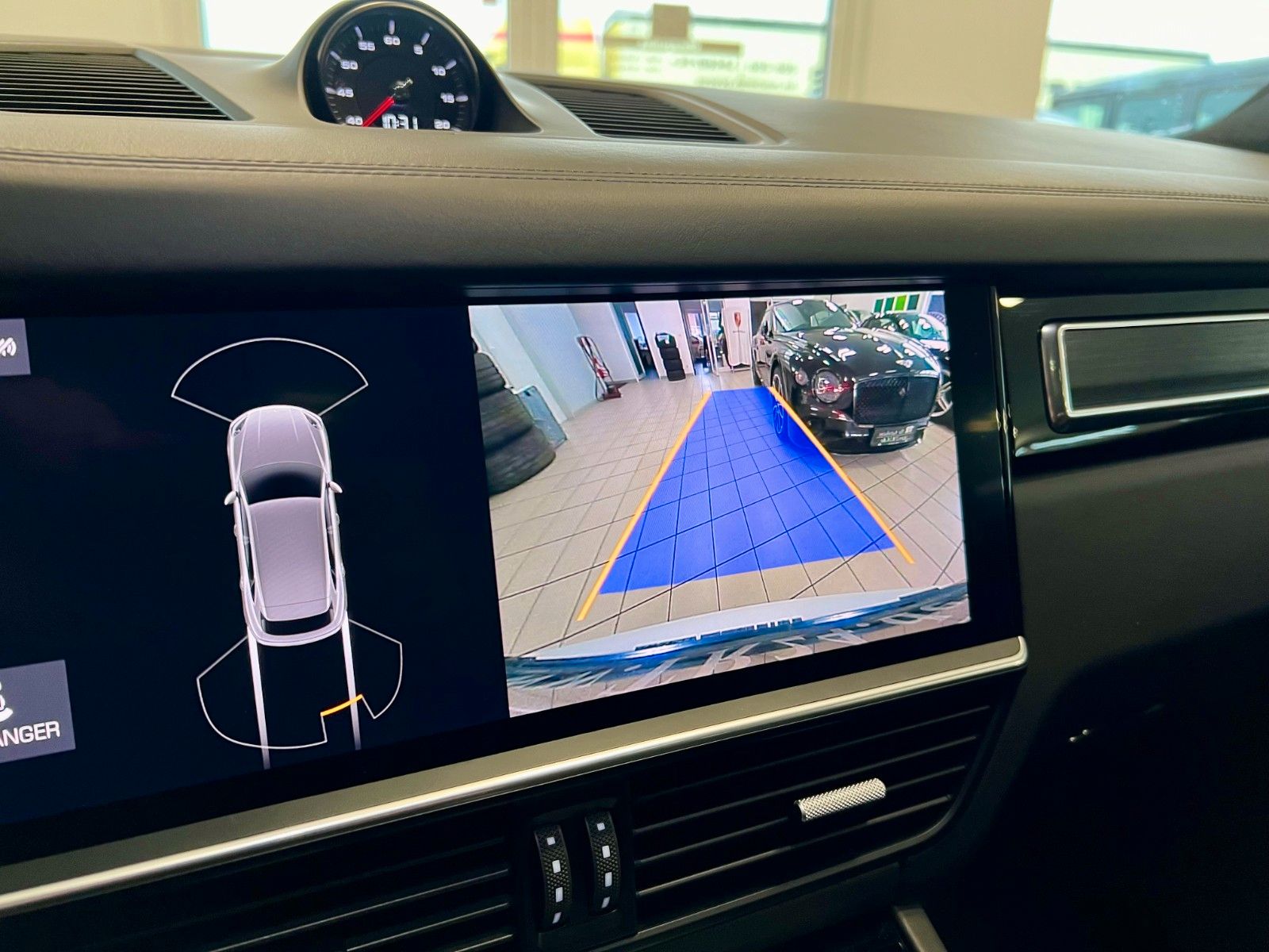 Fahrzeugabbildung Porsche Cayenne GTS Panorama, AHK, 21Zoll, SportChrono