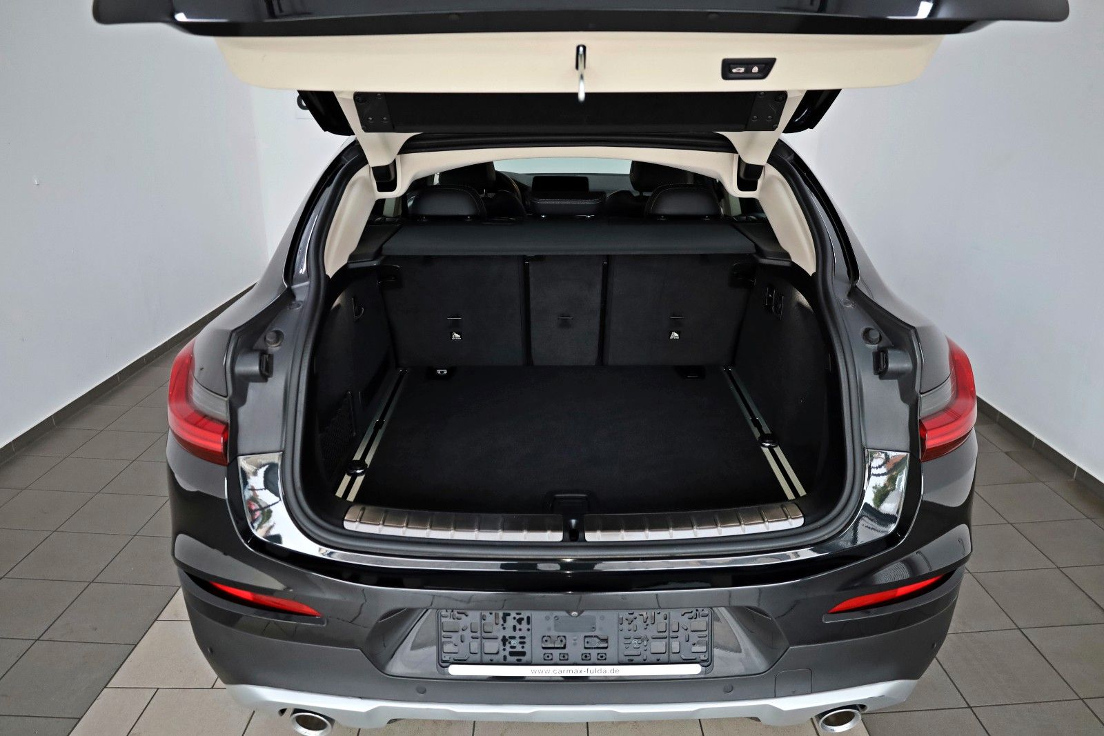 Fahrzeugabbildung BMW X4 xDrive 20 d xLine,Navi,SH,Kamera,H&K,Panorama