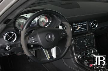 Fahrzeugabbildung Mercedes-Benz SLS AMG Coupe Kermikbremsen Bang&Olufsen