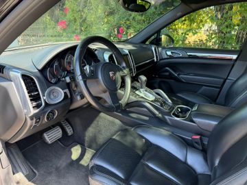 Porsche Cayenne - 12