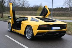 Fahrzeugabbildung Lamborghini Aventador S*VOLL Ausstattung *Voll Carbon