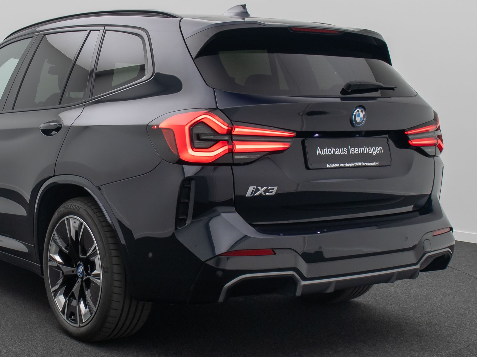 Fahrzeugabbildung BMW iX3 Impressive M Sport Panorama 360° HUD DAB H/K
