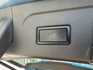 Fahrzeugabbildung Volkswagen Touran 2.0 TDI Highline 7 Sitze LED