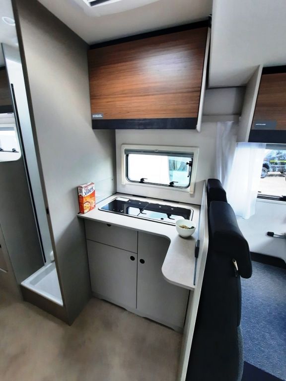 Fahrzeugabbildung LMC Tracer 730 EL Verfüg./Sparen Sie 15.235,- €
