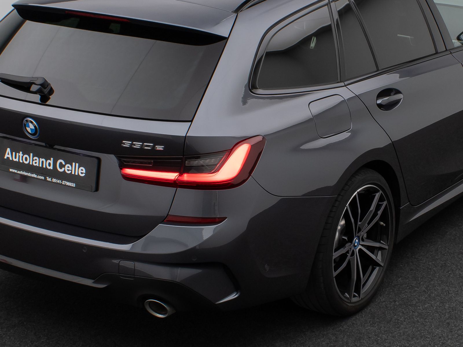 Fahrzeugabbildung BMW 330e  M Sport Kamera Laser HUD DAB HiFi Komfort