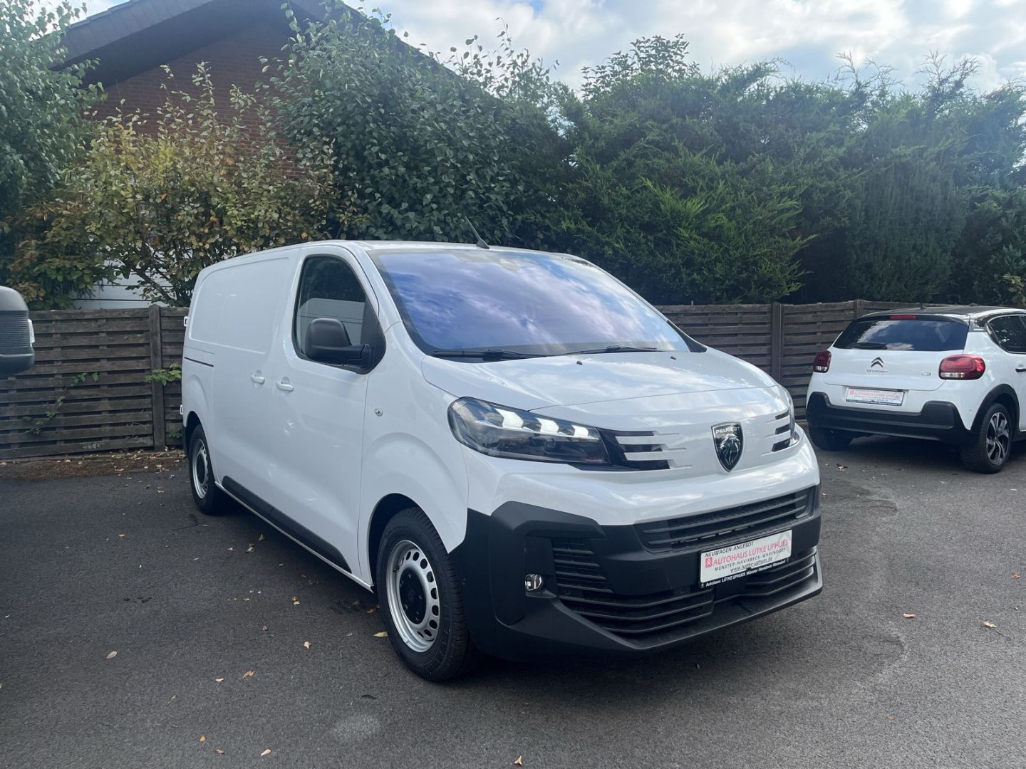 Fahrzeugabbildung Peugeot Expert KW Elektro Standard 75 kWh Navi Temp.