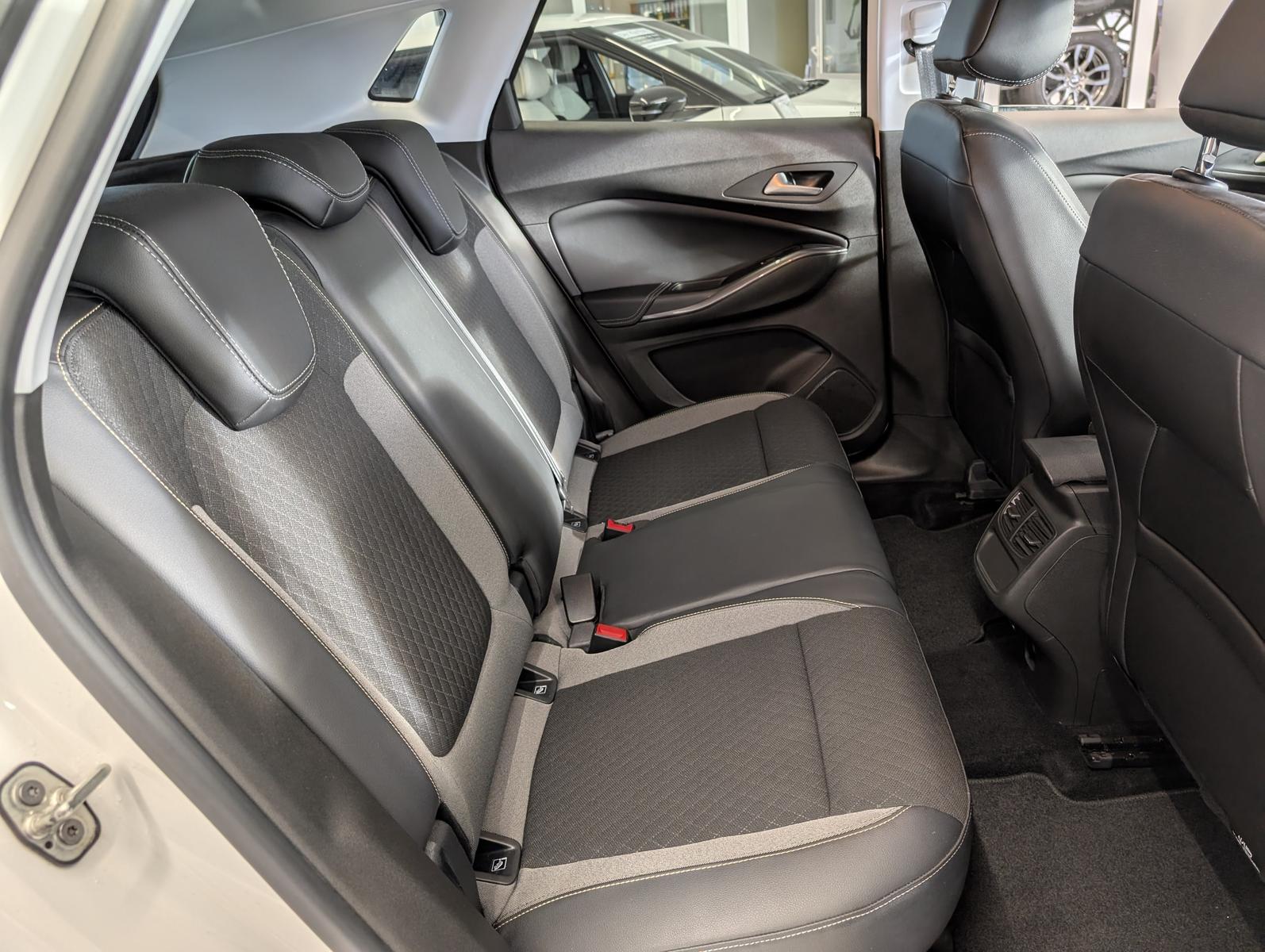 Opel Grandland 1.2 Elegance Keyless LED Parkassist