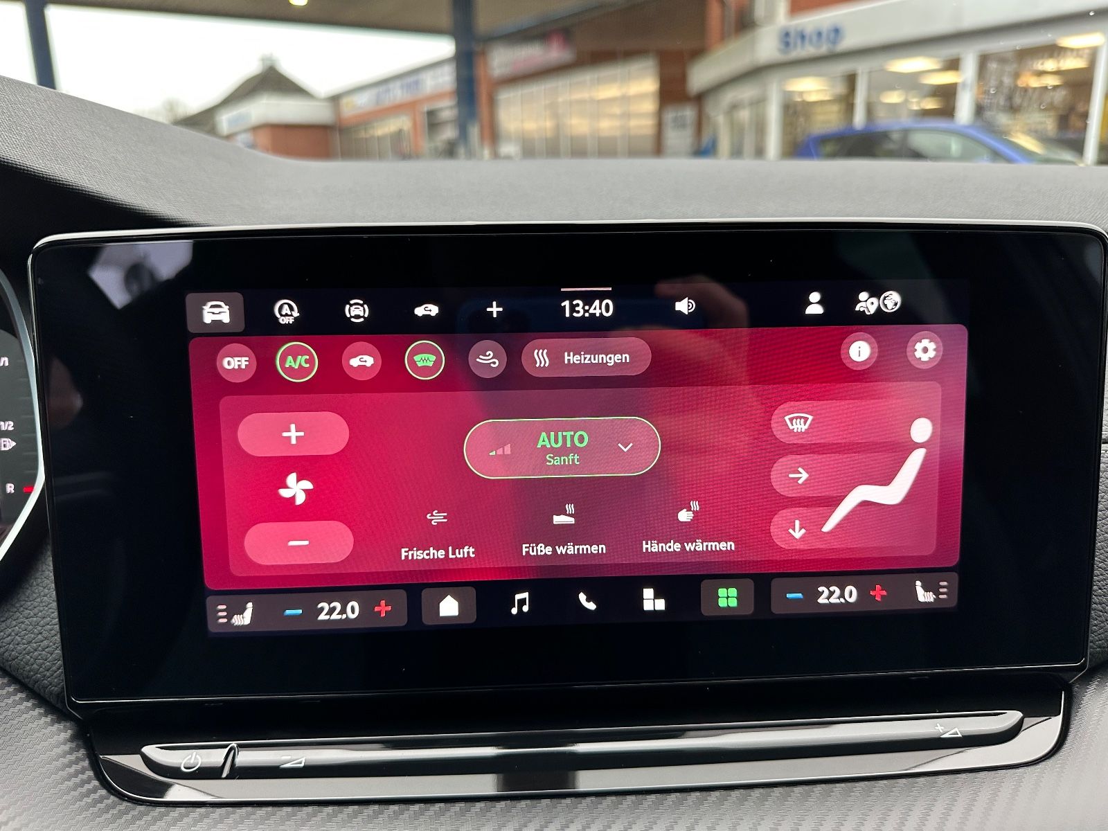 Fahrzeugabbildung SKODA Octavia Combi 1.5 TSI Sportline DSG Navi/ACC/APP