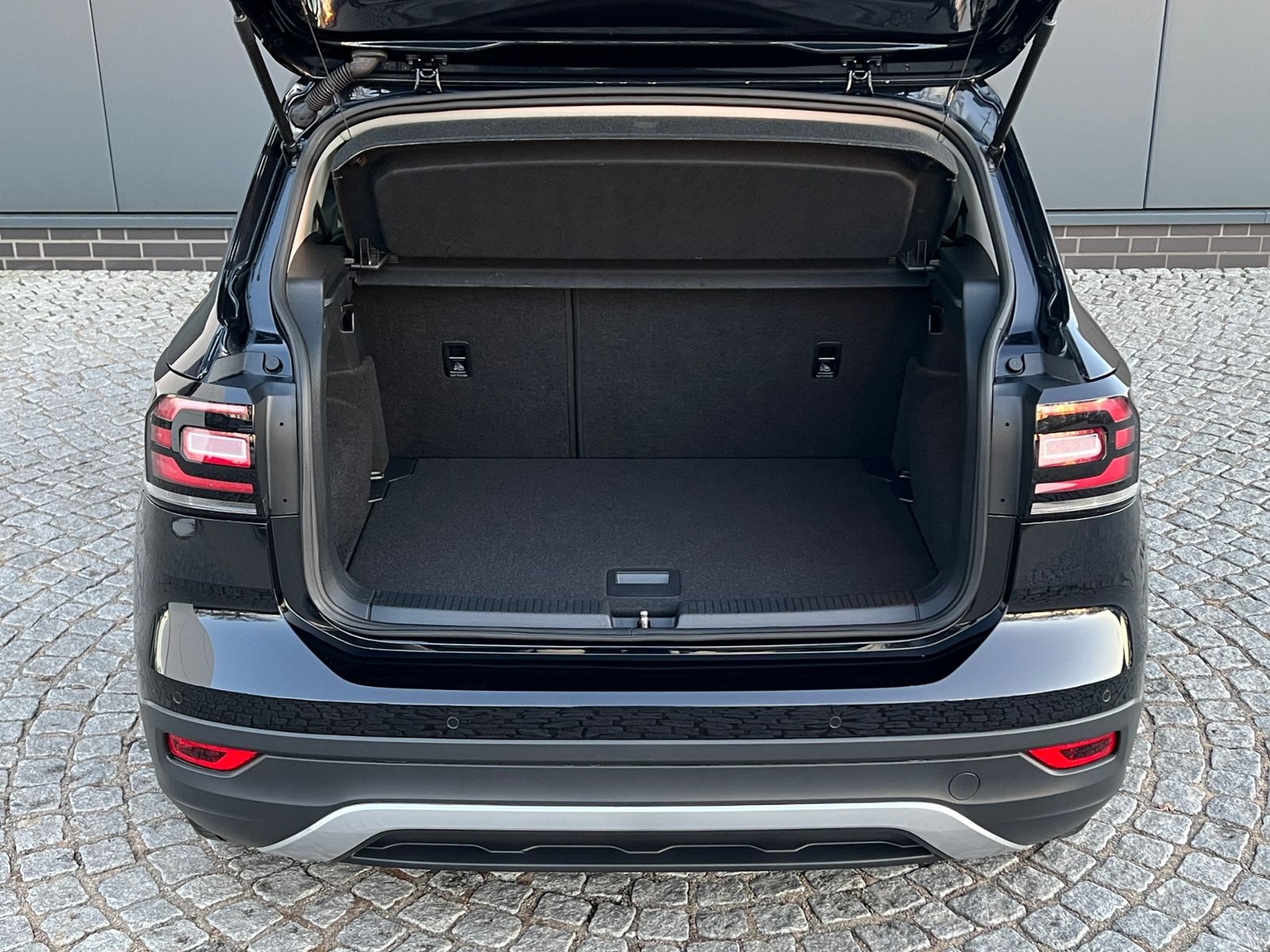 Fahrzeugabbildung Volkswagen T-Cross Life 1.0 TSI DSG *Klima, Einparkhilfe, 1