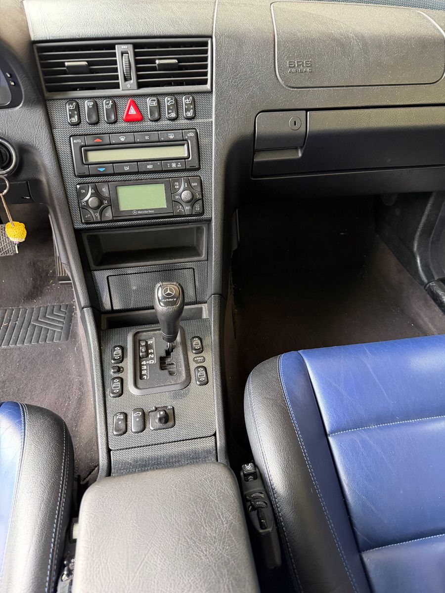 Fahrzeugabbildung Mercedes-Benz C 43 AMG mit Designo, orig. Navi ASP30