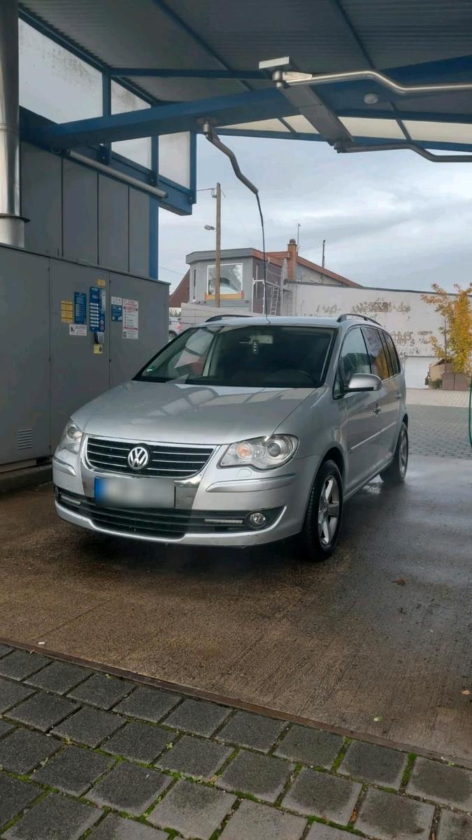 Volkswagen Touran 2006 — вигляд ззаду