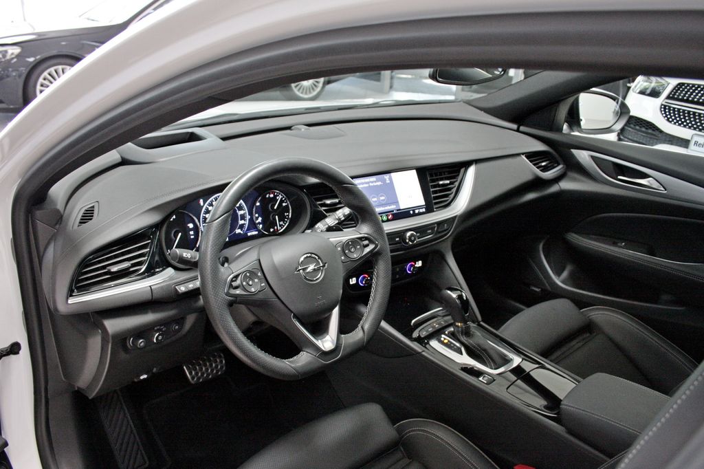 Opel Insignia B Sports Tourer GSi LED 4x4 AHK MASSAGE