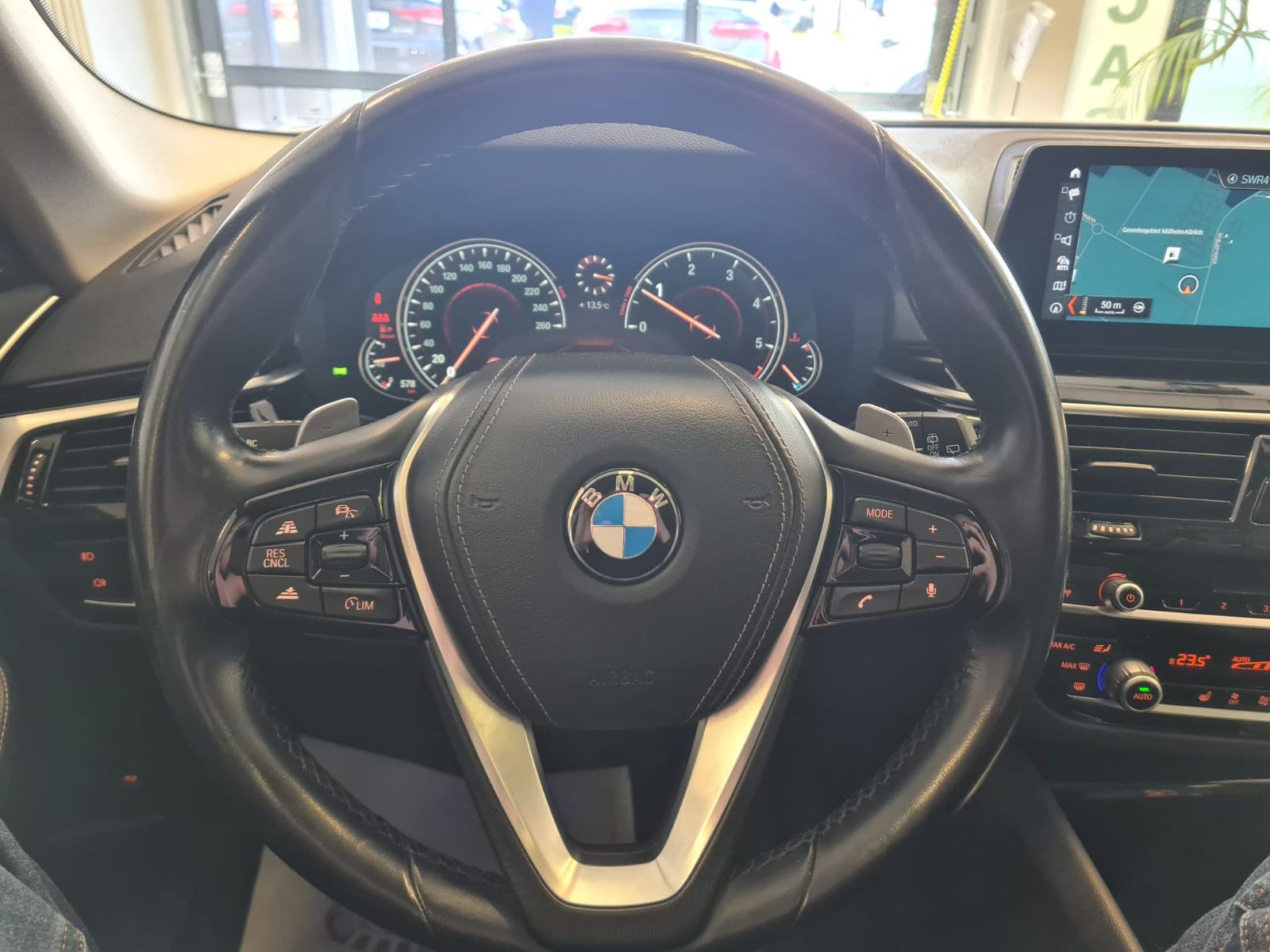 Fahrzeugabbildung BMW 520 d Sport Line/BMW Gestiksteuerung/LED/LEDER