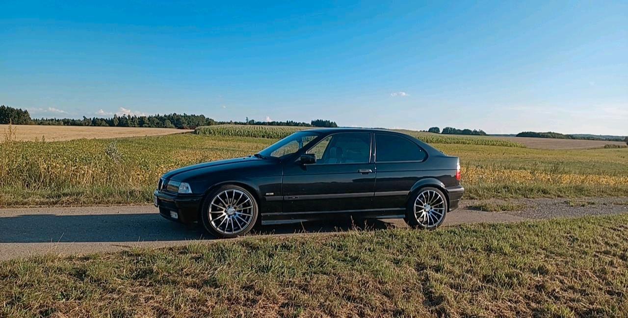 BMW 323