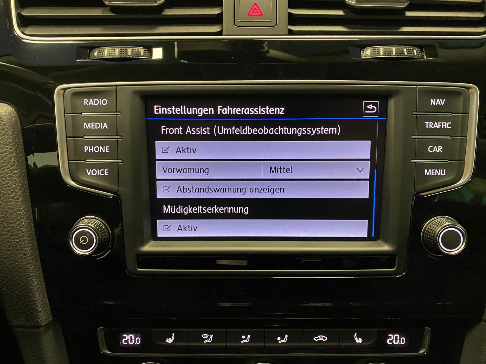 Fahrzeugabbildung Volkswagen Golf 1.4 16V TSI 1395 ccm Highline PDC+NAVI+ACC+