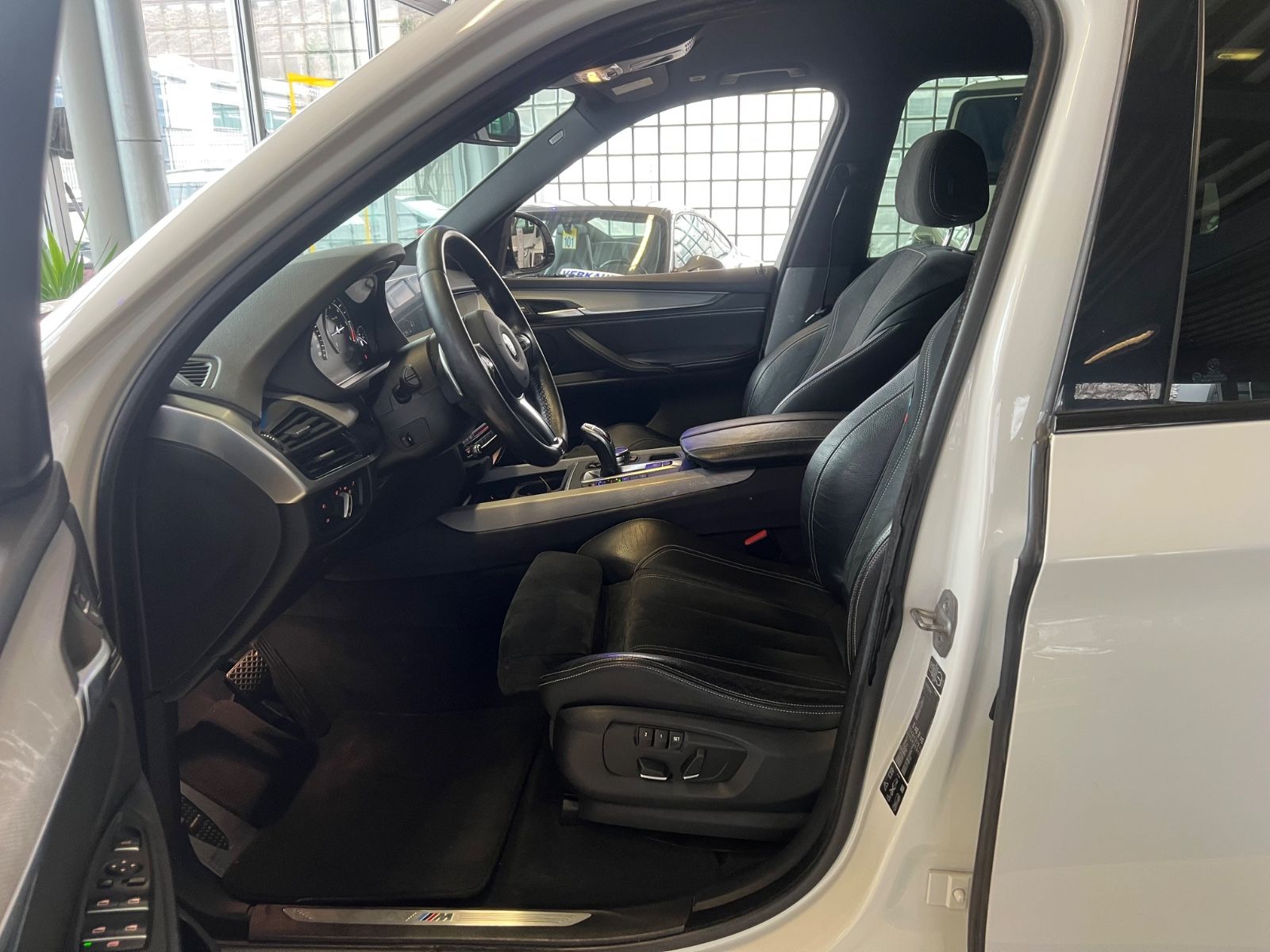 Fahrzeugabbildung BMW X5 xDrive 30 d M Sport Paket