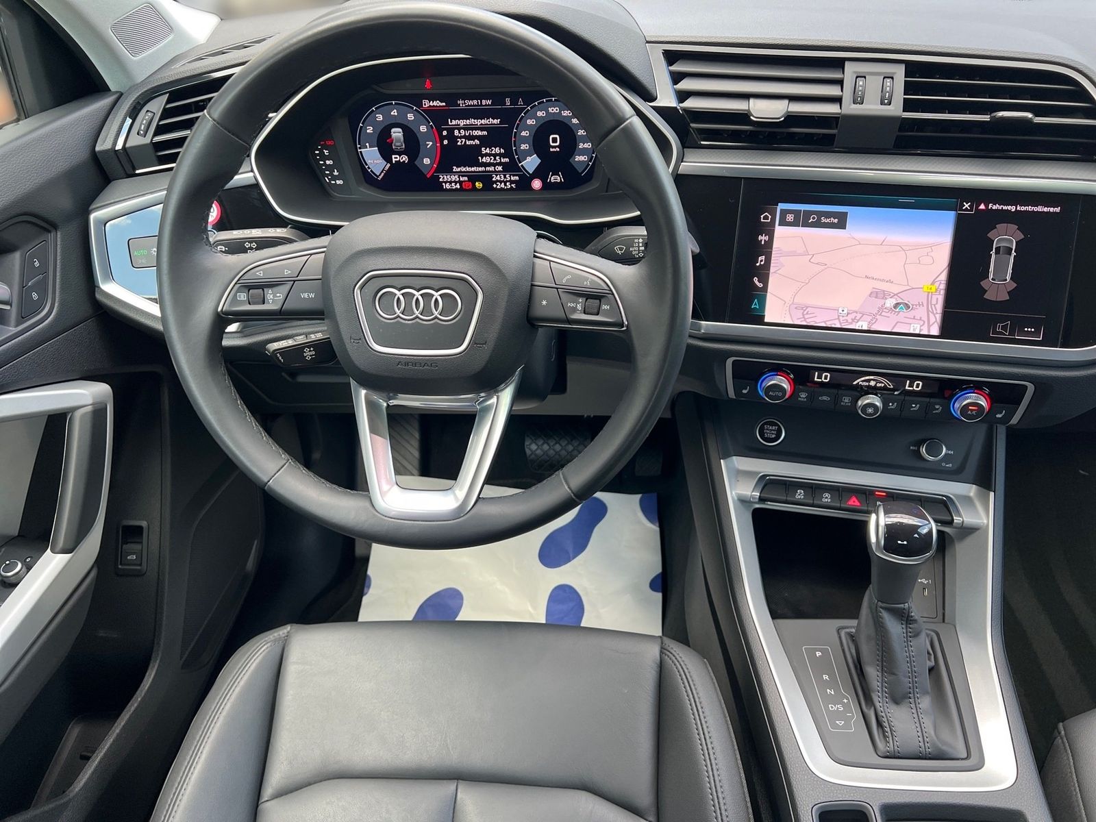 Audi Q3 quattro advanced *PDC*GRA*18 LM*SHZ*NAVI* foto 10