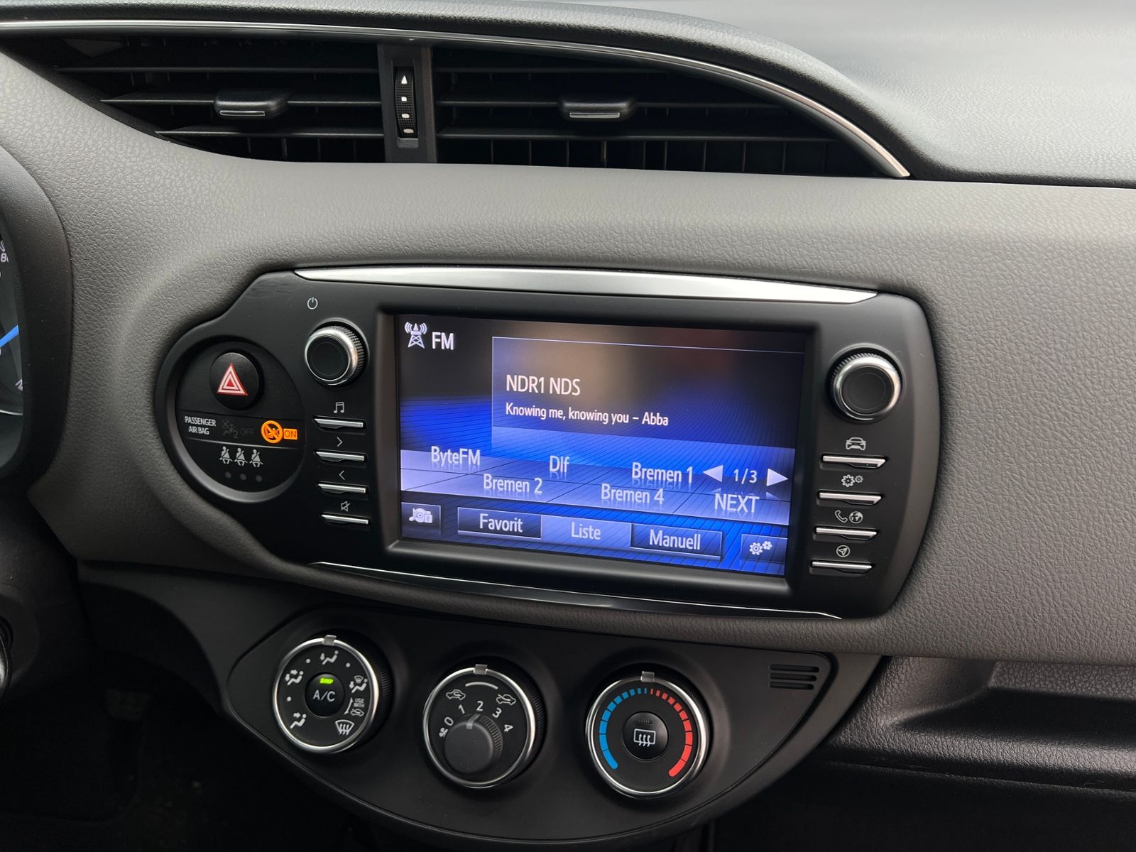 Fahrzeugabbildung Toyota Yaris 1.0 VVT-i Comfort *Klima, Kamera*