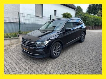 Volkswagen Tiguan - 1