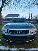 Audi A8 3,7L V8 - Audi A8 mit Benzin-Antrieb: Limousine, 3.7