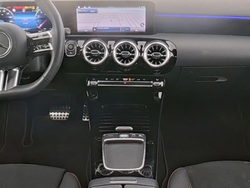 Mercedes-Benz A 250 4M AMG-ADV+ KEYLG DISTRO WINTER KAMERA VZA