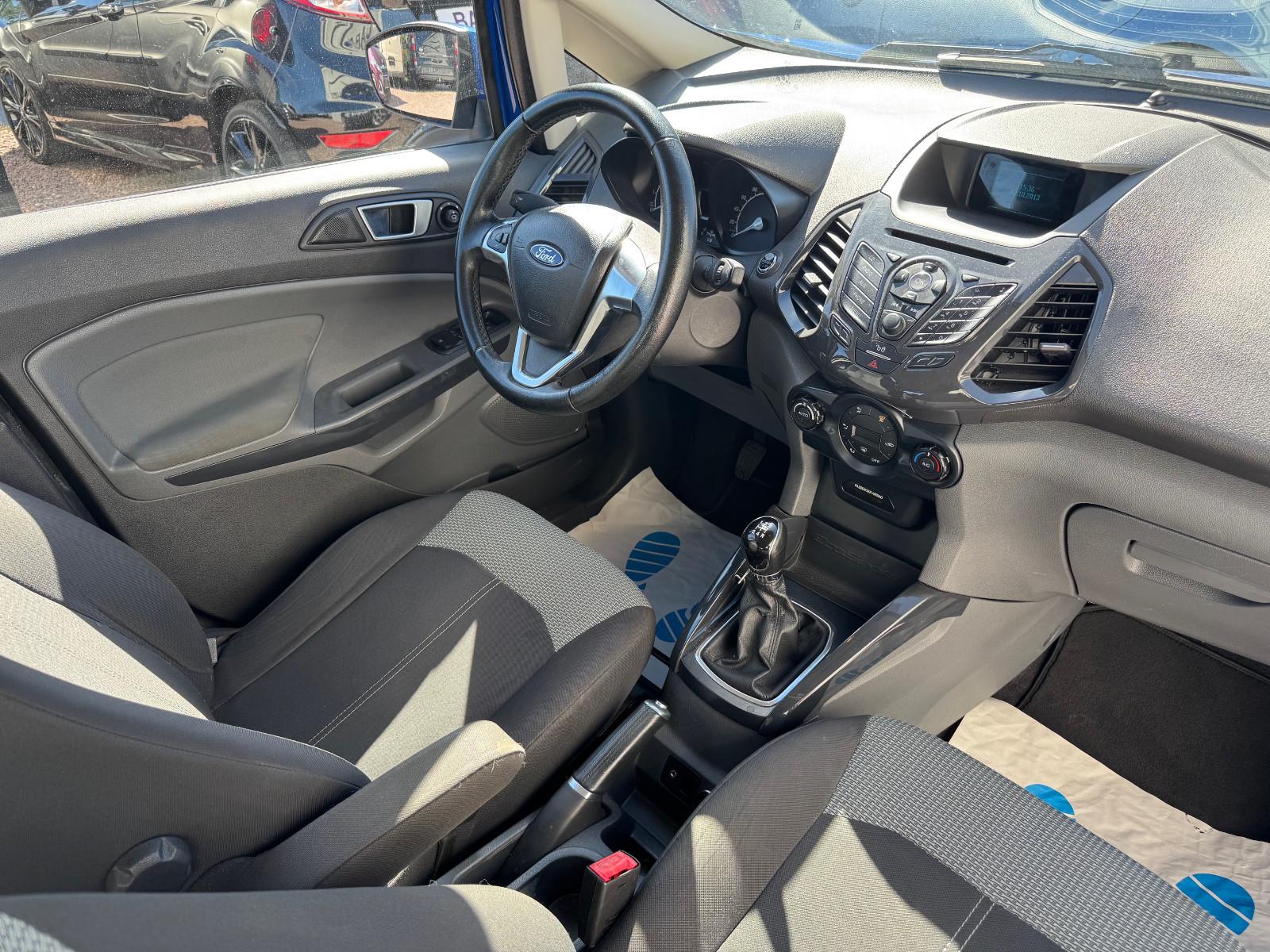 Ford EcoSport 2015 — photo 20