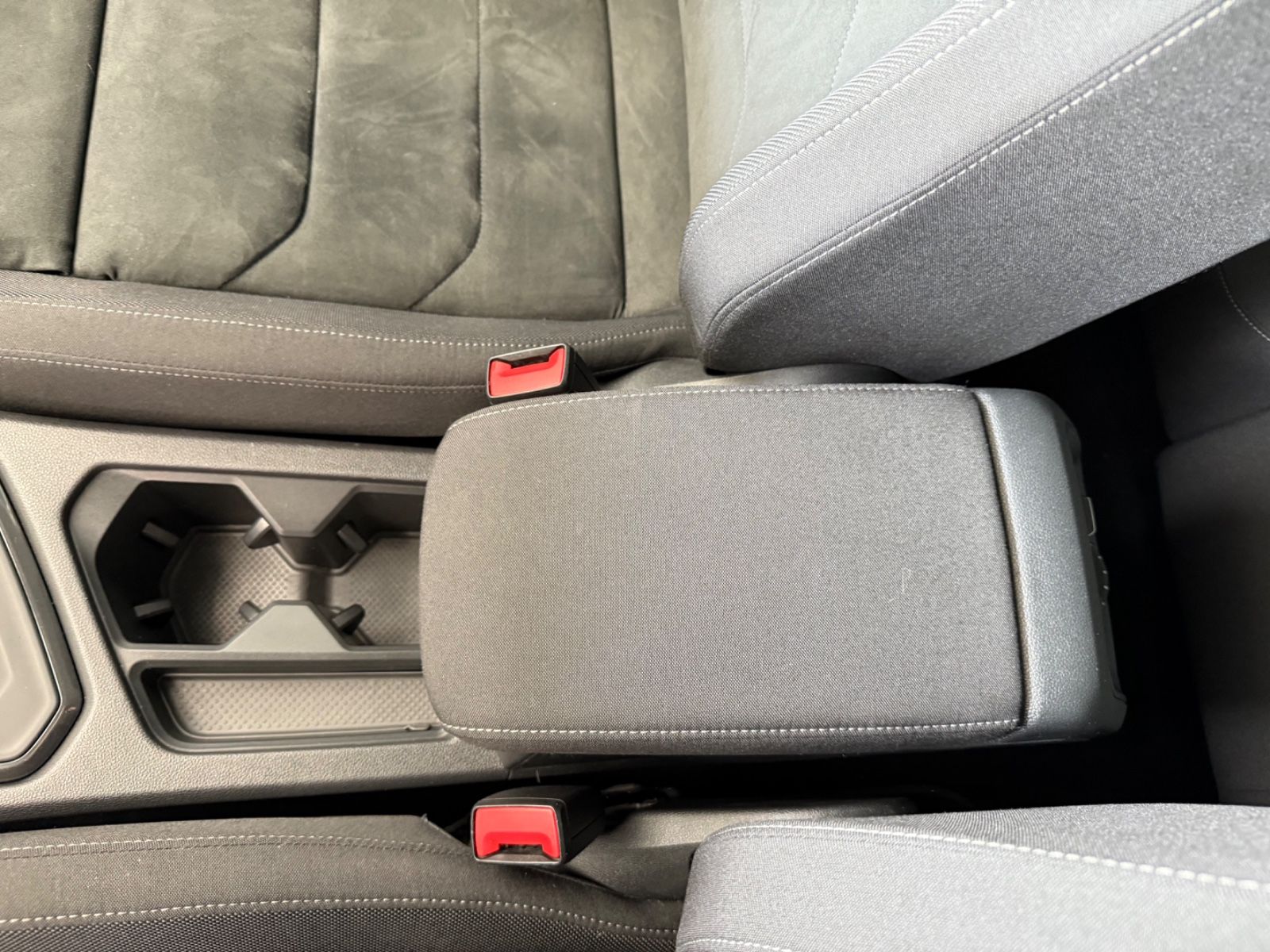 Fahrzeugabbildung Volkswagen Tiguan Comfortline Standheizung, Allwetterreifen