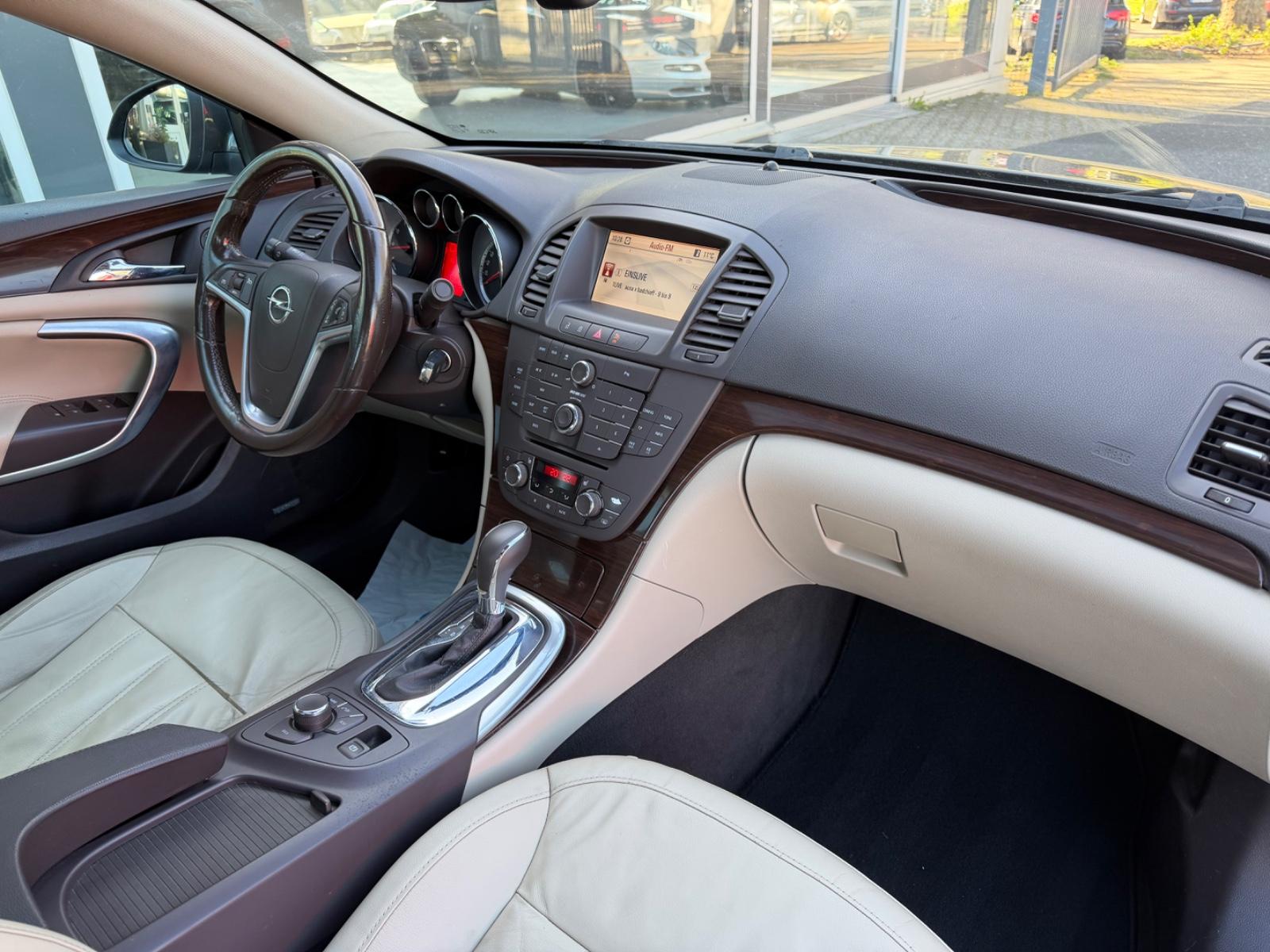 Opel Insignia A Lim. Cosmo 4x4 OPC Line Aut. Leder
