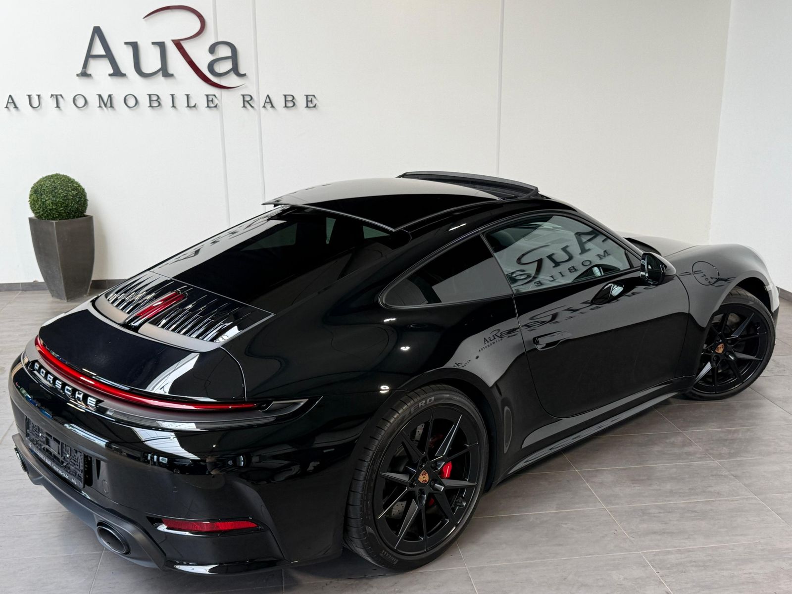 Fahrzeugabbildung Porsche 992 Carrera S GLASDACH+SPORTDESIGN+HD-MATRIX+21"
