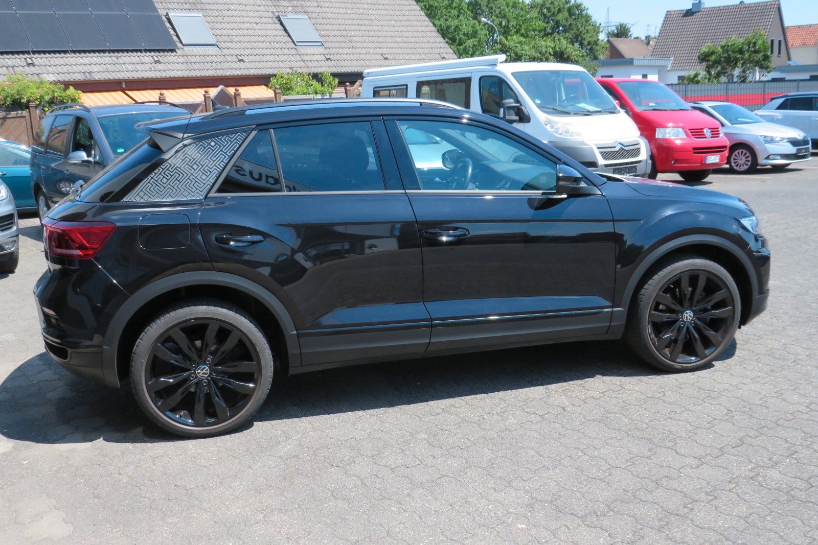 Fahrzeugabbildung Volkswagen T-Roc R-Line Sport DSG LED PDC NAVI 19`BLACK 1.H