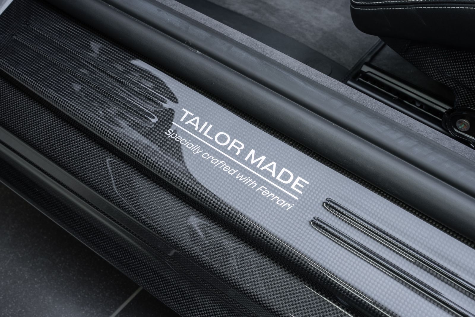 Fahrzeugabbildung Ferrari 812 GTS TAILOR MADE/CARBON/LIFT/STRIPE/TOP