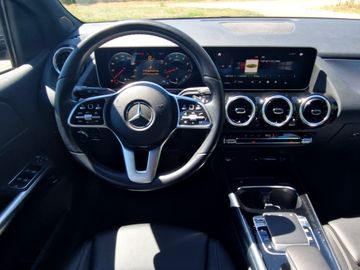 Mercedes-Benz B 220 Progressive 4Matic (190PS) AllradAHK