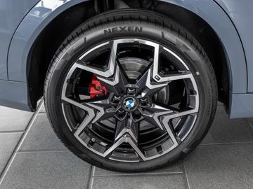 2026 BMW IX2 缩略图 11