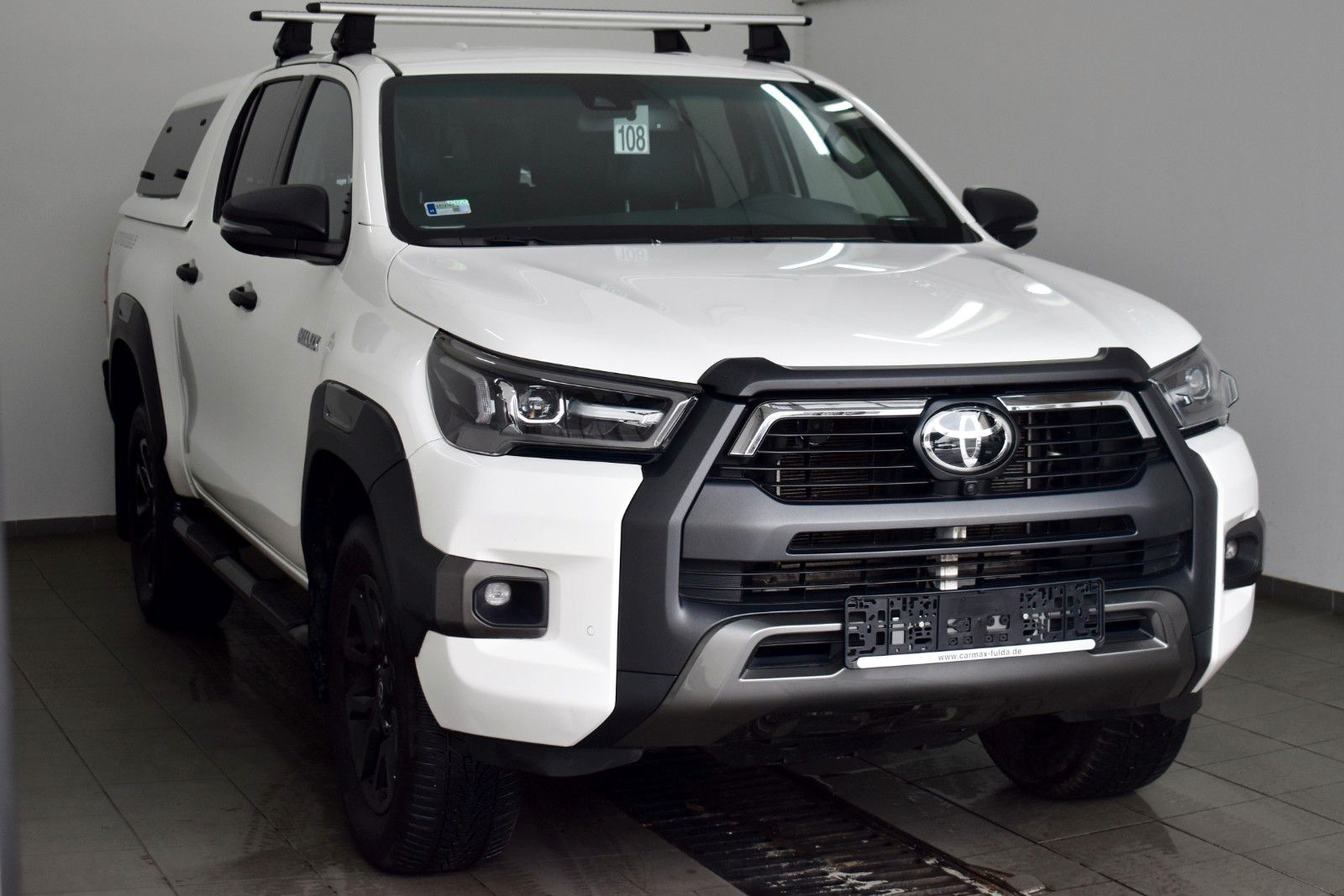 Fahrzeugabbildung Toyota Hilux 2.8 D4-D Invincible ,ACC,LED,Hard Top,AHK