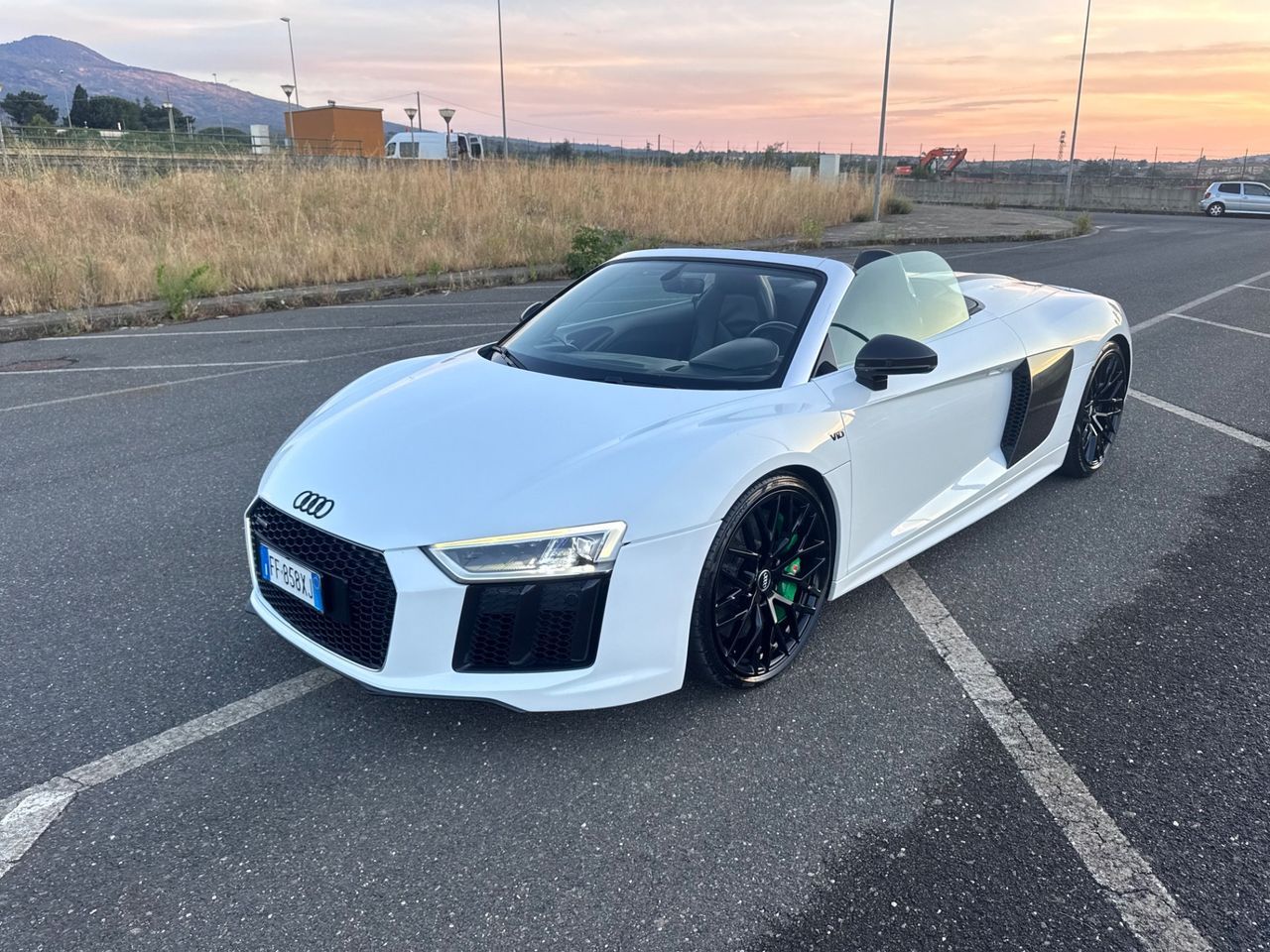 AUDI Audi R8 Spyder 5.2 FSI quattro S tronic full car