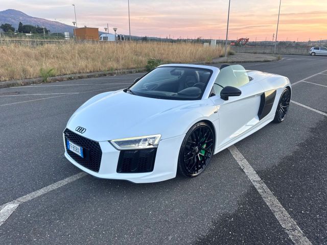 AUDI Audi R8 Spyder 5.2 FSI quattro S tronic full car