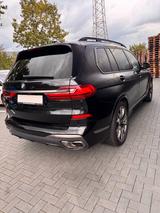 BMW X7 M50i -  - BMW X7 M50 mit Schiebedach