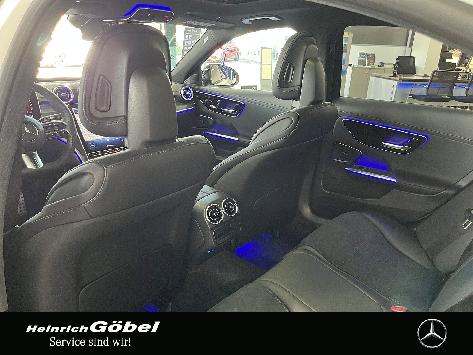 Fahrzeugabbildung Mercedes-Benz C 220 d AMG+PANO+AHK+NIGHT+DIGITAL+360°+CARPLAY