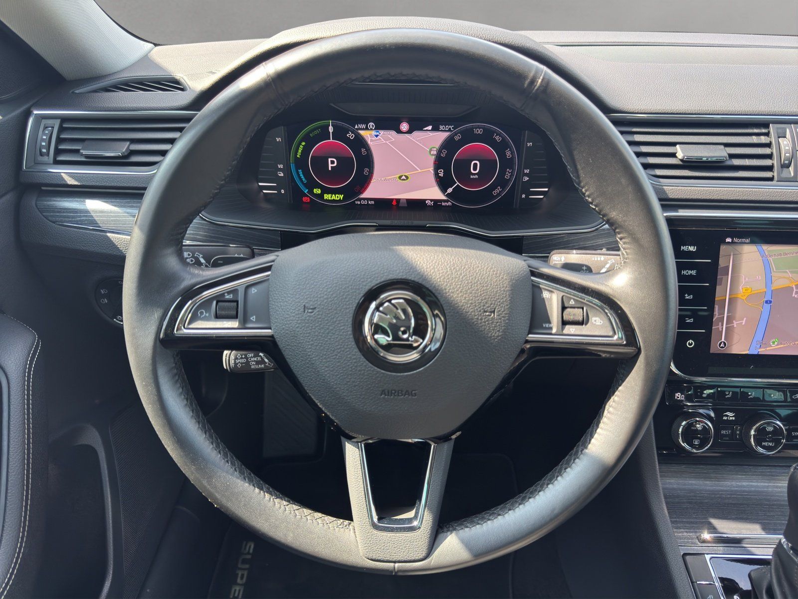 Fahrzeugabbildung SKODA Superb Combi 1.4 TSI Style iV/KAMERA/VIRTUAL/ACC