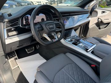 Audi Q8 - 10