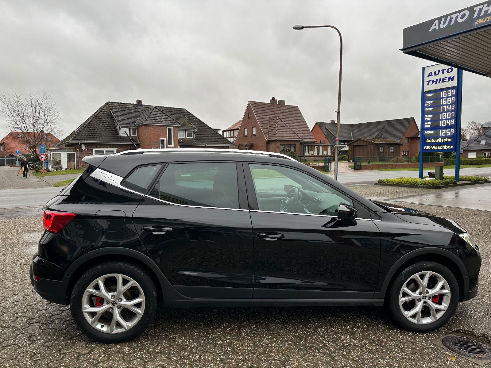 Fahrzeugabbildung SEAT Arona FR 1.5 TSI DSG Navi/LED/ACC/Dinamica