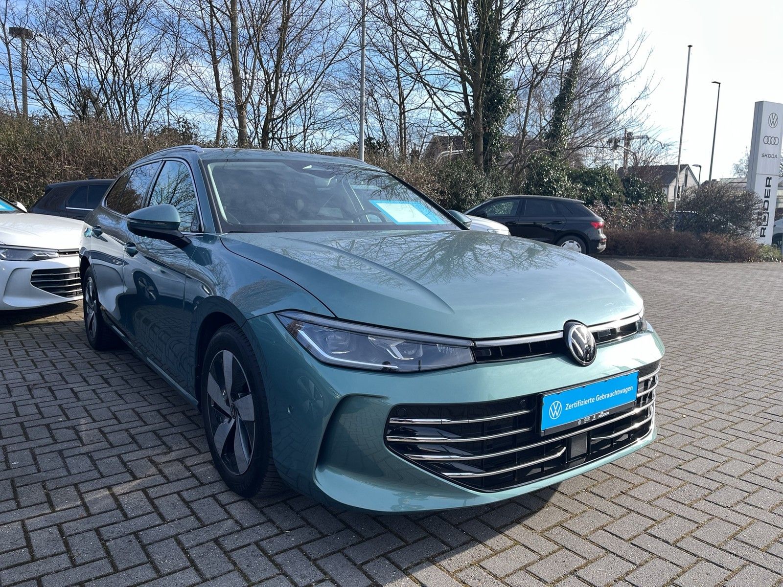 Volkswagen Passat Variant 2.0 TDI Elegance Nav Pano 360 AHK foto 5