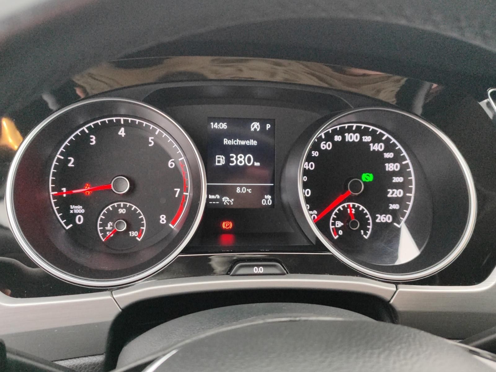 Fahrzeugabbildung Volkswagen Touran Comfortline *Massage*Sitzheizung*Apple*