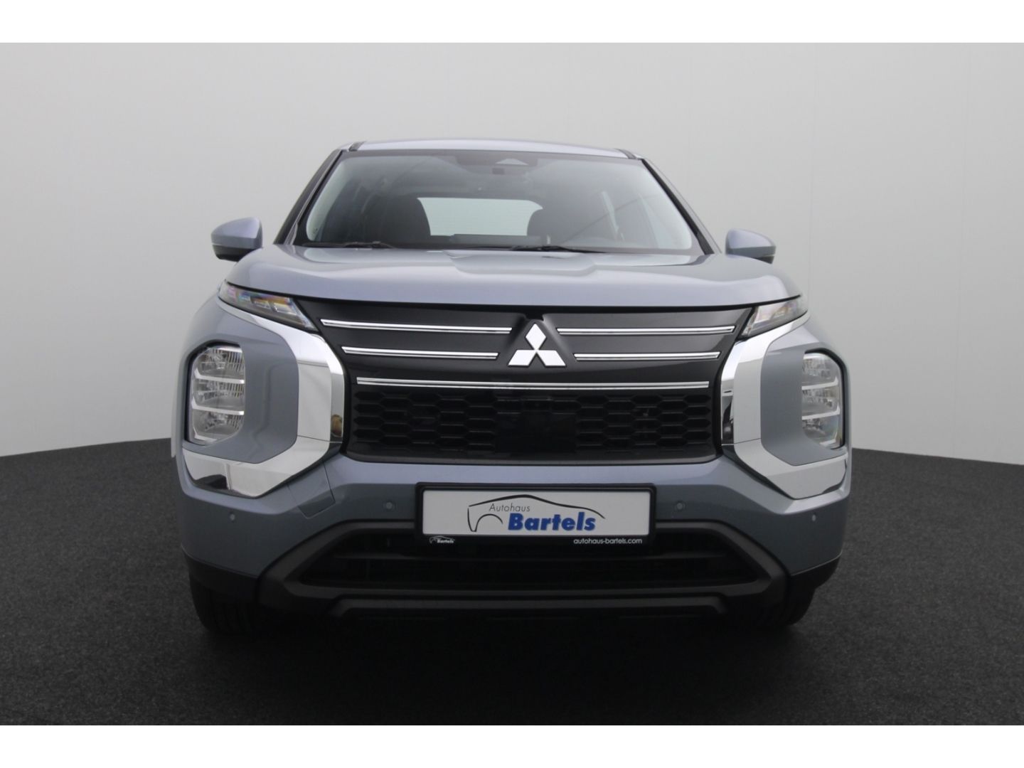 Fahrzeugabbildung Mitsubishi Outlander 2.4 PHEV 100 kW S-AWC Diamant ACC LED