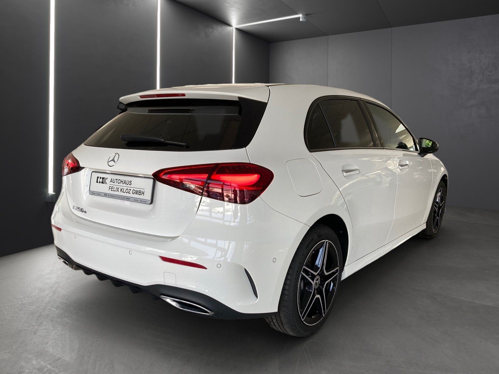 Fahrzeugabbildung Mercedes-Benz A 250 e AMG Premium*11kW*Night*MultiBeam*Totwink