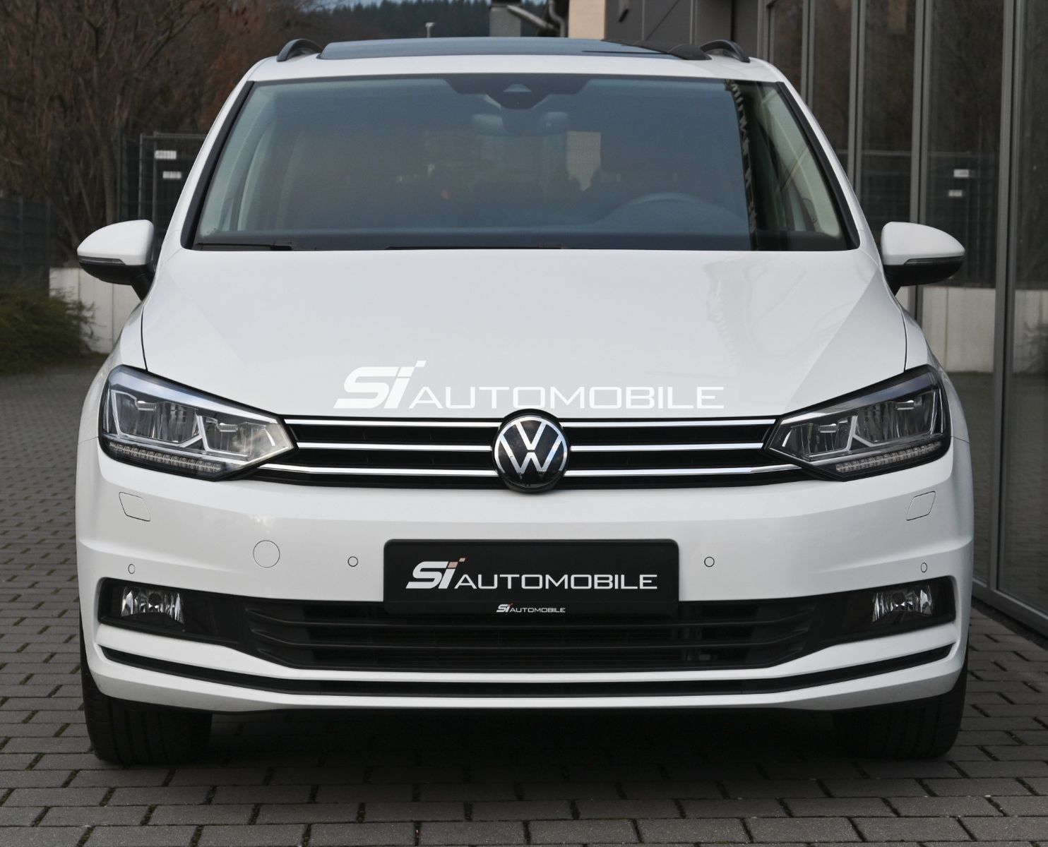 Fahrzeugabbildung Volkswagen Touran 2.0 TDI DSG °ACC°AHK°PANO°STANDHEIZ°7-SI°