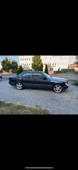 Mercedes-Benz Zu Verkaufen Mercedes 190 1.8   Oldtimer Z... - Mercedes-Benz 190 mit Benzin-Antrieb: Limousine, Automatik, 1.8