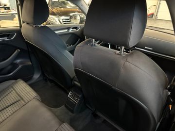MYAUTOCENTER – Gebraucht- und Jahreswagen mit Werkstattservice in Pfaffenhofen Audi A3 Sportback sport *1. Hand*Klima*Navi*Xenon*BT*